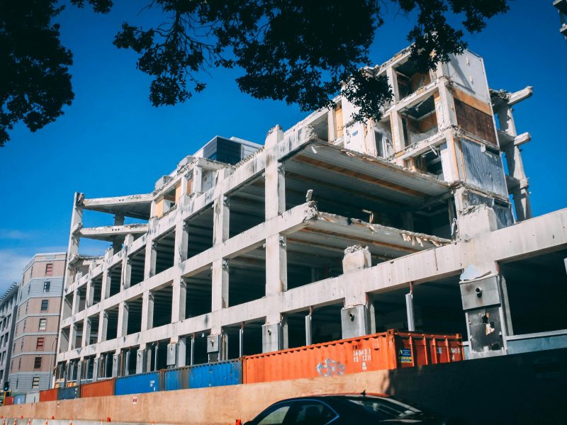 Pengaruh Kerusakan Tulangan Beton terhadap Kekuatan Struktur Bangunan